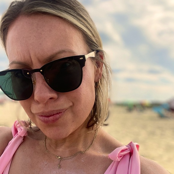 Meet your Posher, Lauren - Picture 1 of 1